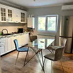Grand Central Apartment