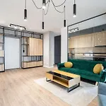 Greenwich I Double Studio With Private Parking