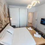 Central Spacious Apartment 1022