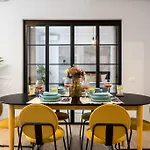 Sunny 4Br Flat - Top Location - Charming Balcony