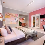 Piata Romana Modern Studio