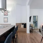 Elegant & Bright 2Br Condos - Steps From Old Town