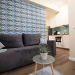 Luxe Suites Romana