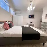 Prime 1 Studio - Half Ground Level With Windows - Demisol