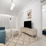 Central Residence Apartment 122