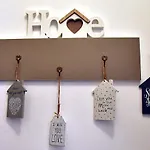 Sweet Story Central Apartment
