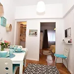 Sweet Story Central Apartment
