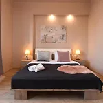 Pastel Hues - Homey Central Apartment Near Armeneasca
