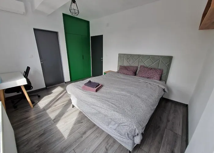 Cozy Villa Near City Center, Parks And Metro