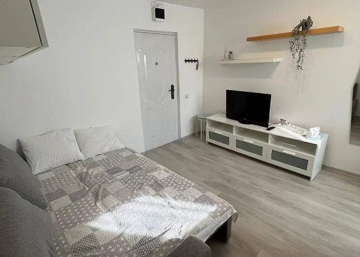 Small Studio Near The Metro Station