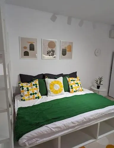 Blissful Ghencea Studio 1110