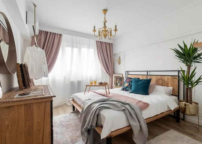 Eclectic 3 Bedroom Calea Victoriei By Urbanesq