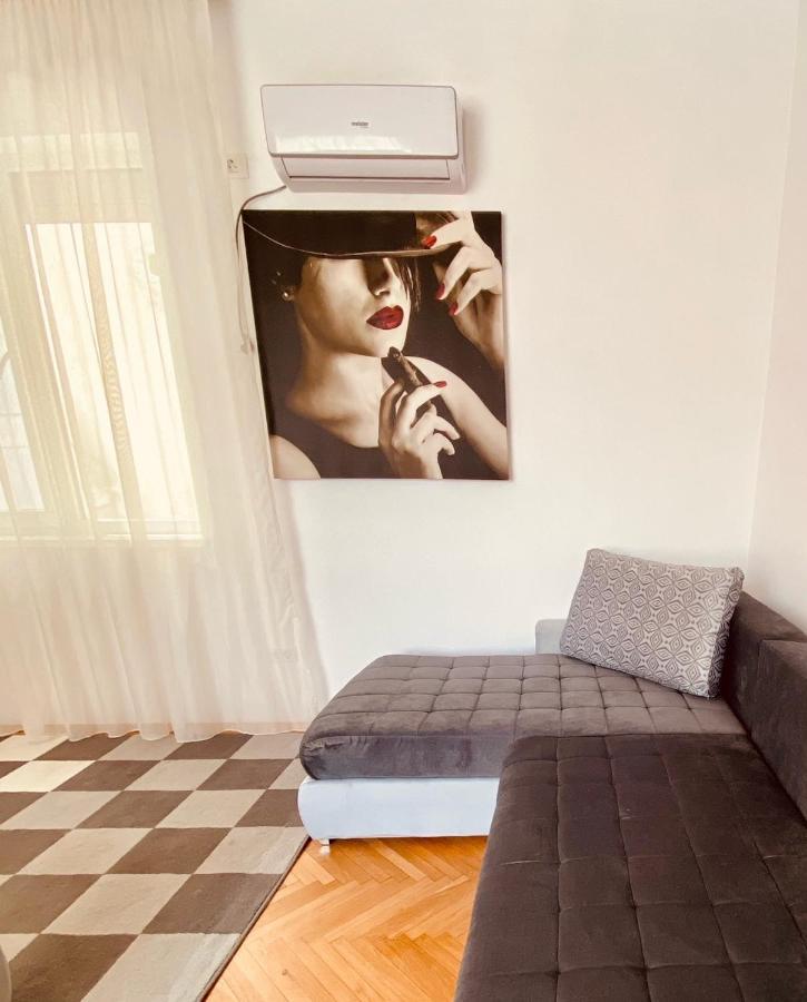 Calea Victoriei Studio Bucareste