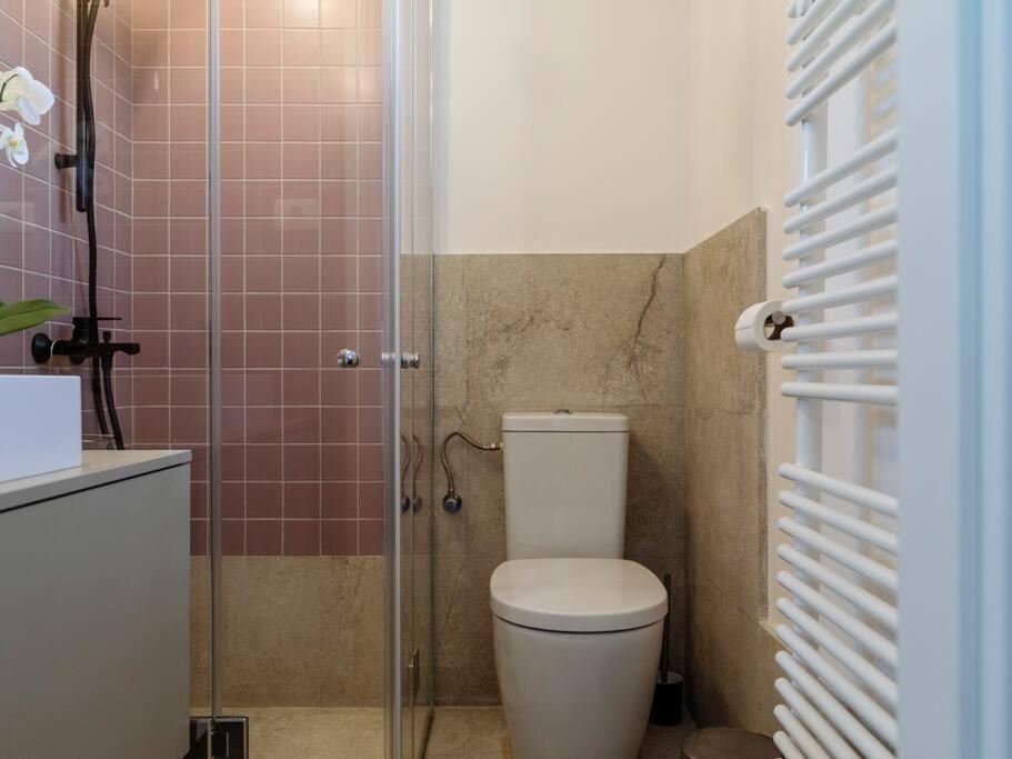 Sunny Modern - Cismigiu Park & Old Town Apartment Bucharest