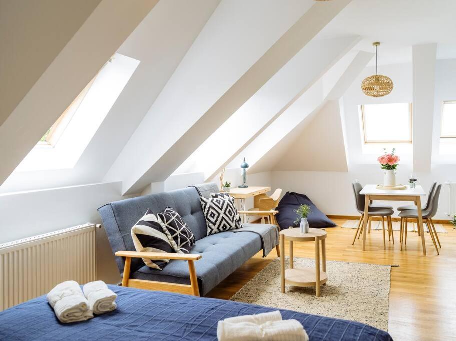 Vivando - Cosy Double Studio B + Parking *