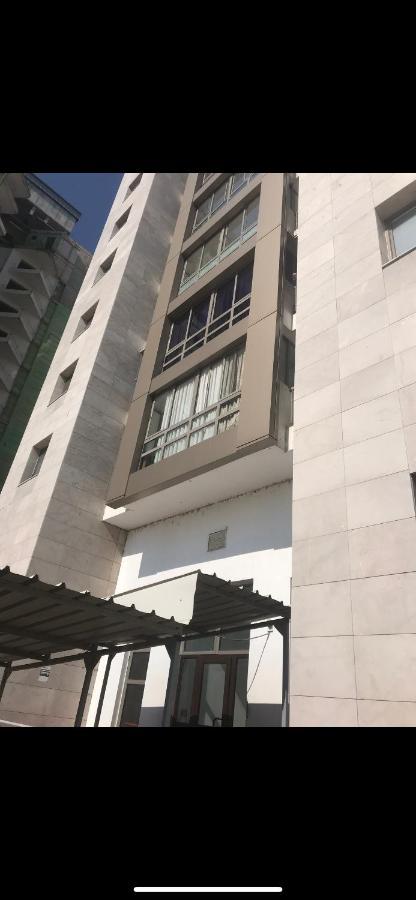 Apartamento Queen Beds With Underground Parking Bucareste
