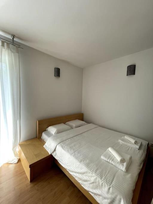 Green North Apt - Close To The Airport And Therme Apartment