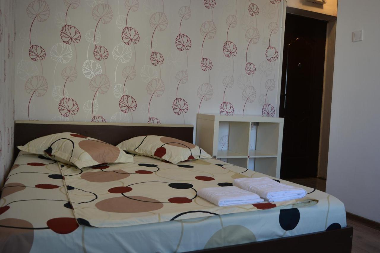 Apartment Iulia 9 *