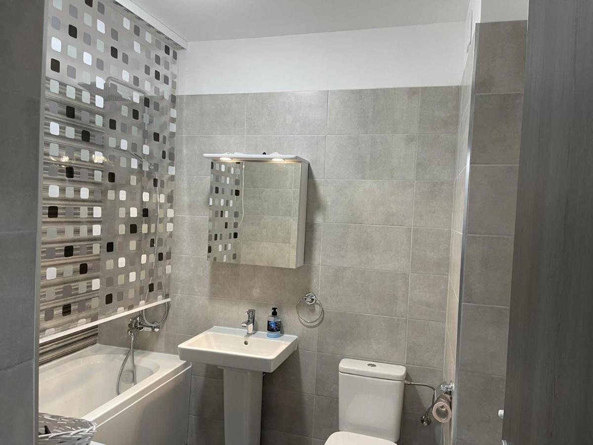 Apartamento Apartament Moghioros Park Dum1 Bucareste