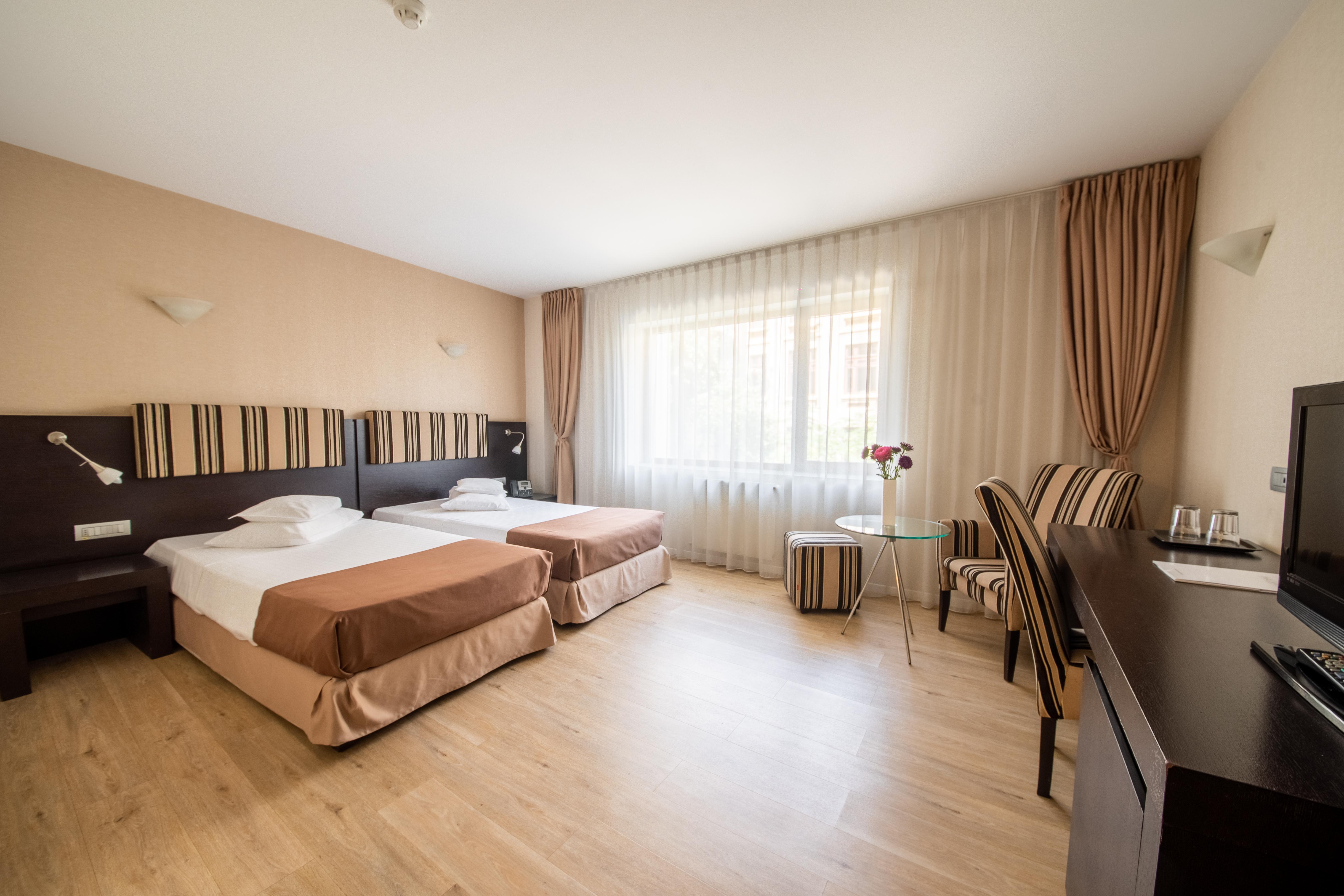 Parliament 4* Bucureşti