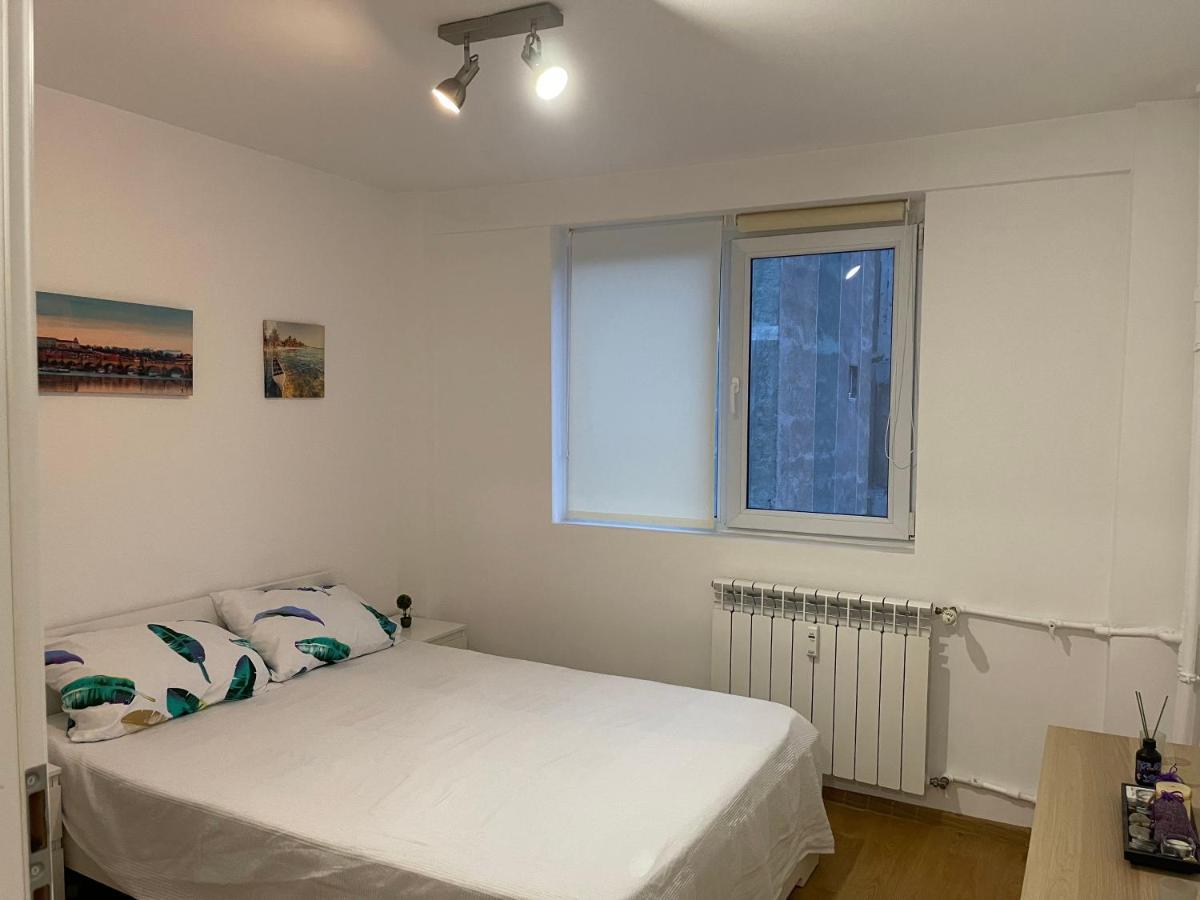 Zeus Apartament Close To Presidencial Palace Apartment