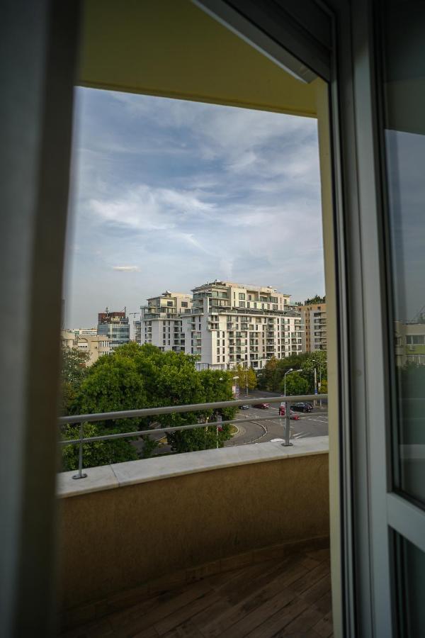 Apartment Penthouse With Huge Rooftop & Amazing View Bucharest