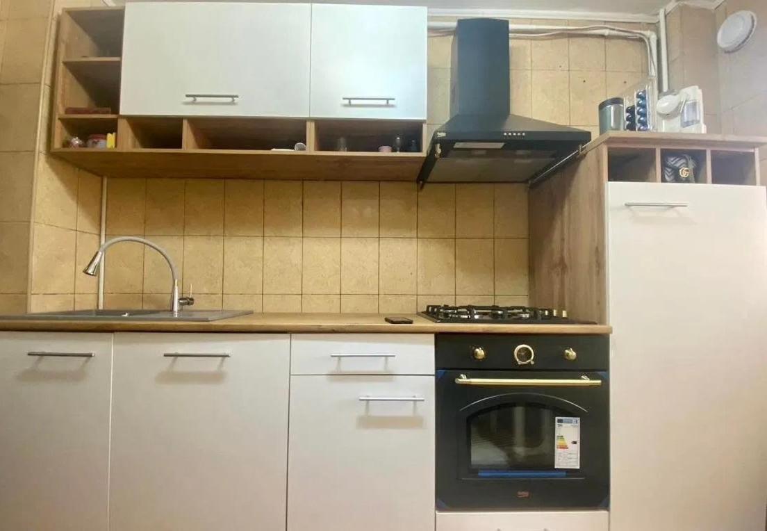 Modern Oasis With A Cozy Fireplace Your Stylish Minutes From Downtown Apartament Bucureşti