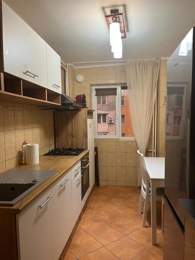 Modern Oasis With A Cozy Fireplace Your Stylish Minutes From Downtown Apartament *
