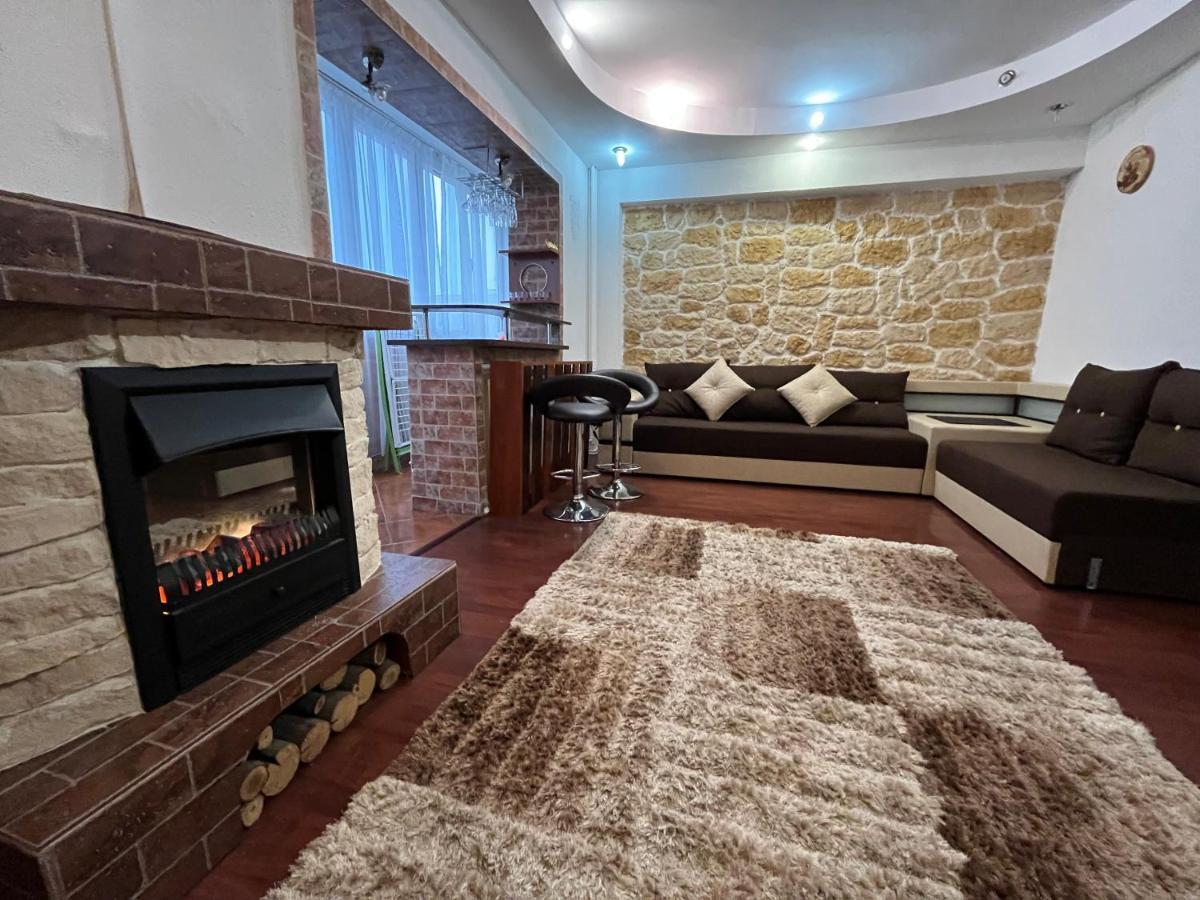 Apartament Modern Oasis With A Cozy Fireplace Your Stylish Minutes From Downtown *