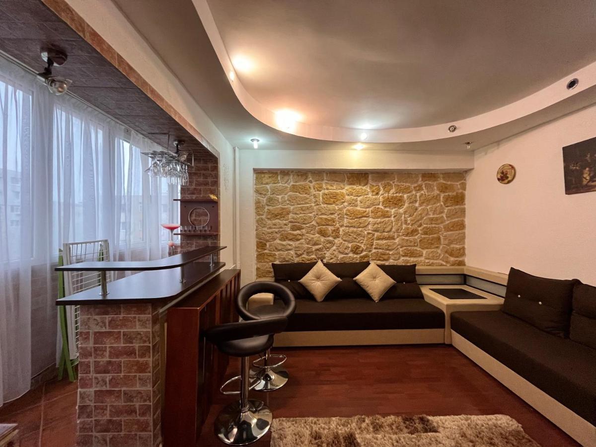 Apartament Modern Oasis With A Cozy Fireplace Your Stylish Minutes From Downtown *