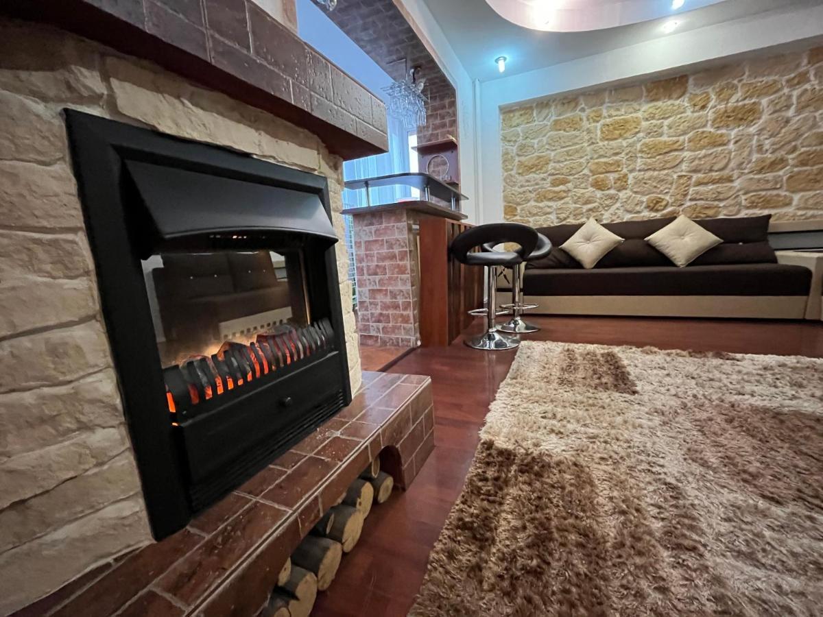 Modern Oasis With A Cozy Fireplace Your Stylish Minutes From Downtown * Bucureşti
