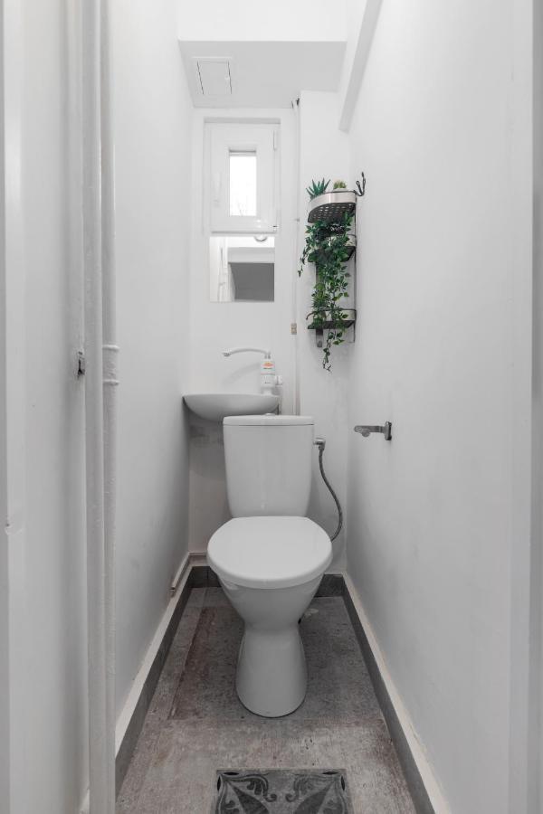 Eclectic 3 Bedroom Calea Victoriei By Urbanesq Apartment Bucharest