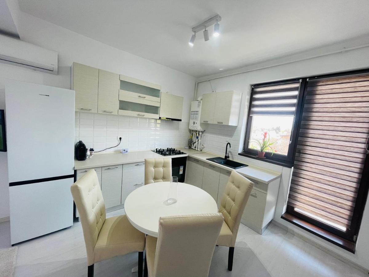 Apartament Cu 2