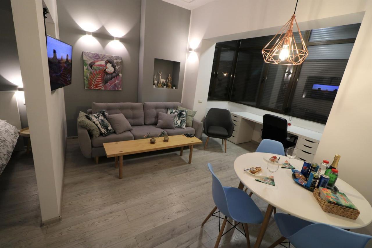 Cozy Novotel Studio - Free Minibar - Quiet & Peace * Bucharest