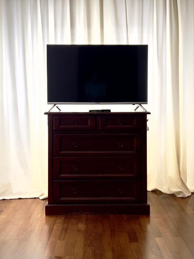 Contemporary Comfort High Above - And Stylish Apartament *