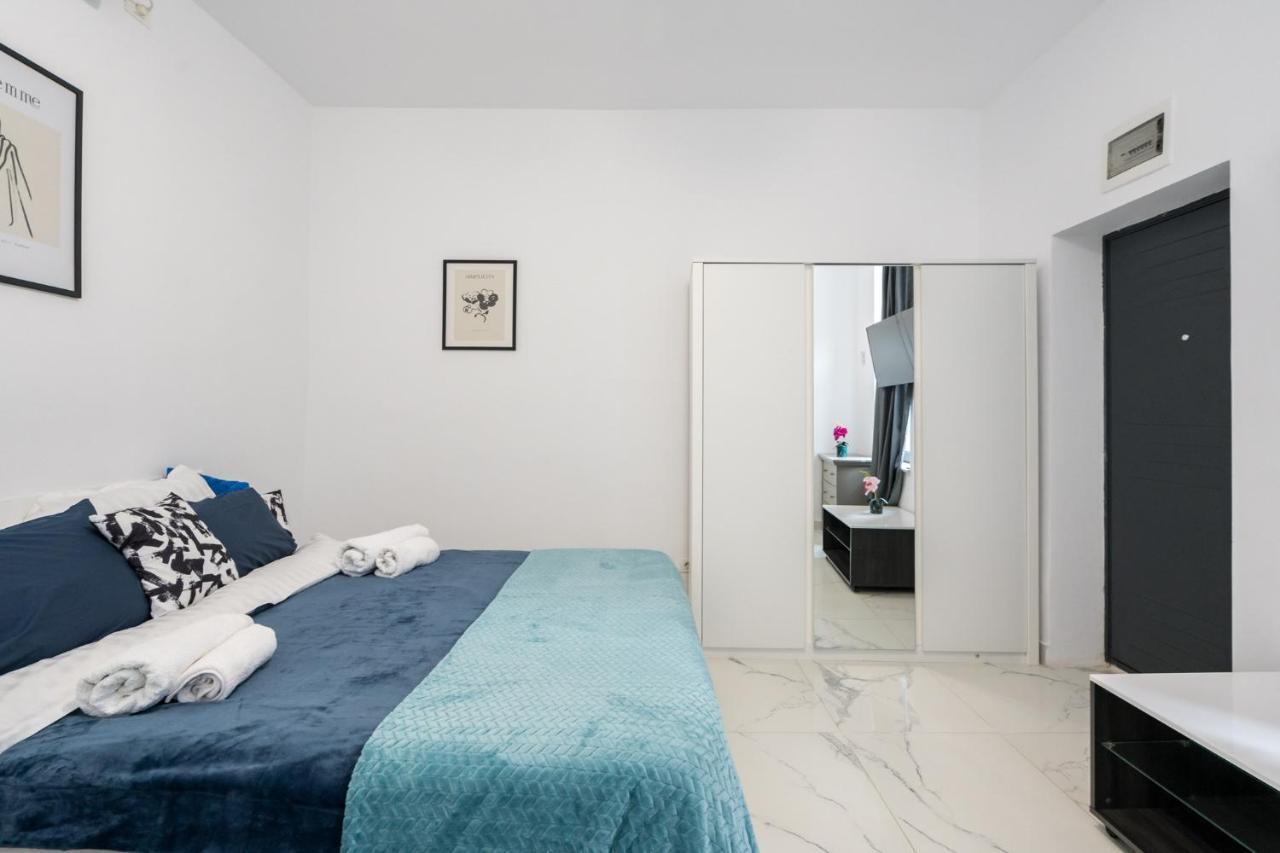 Apartment Blue-line-apartment-unirii *