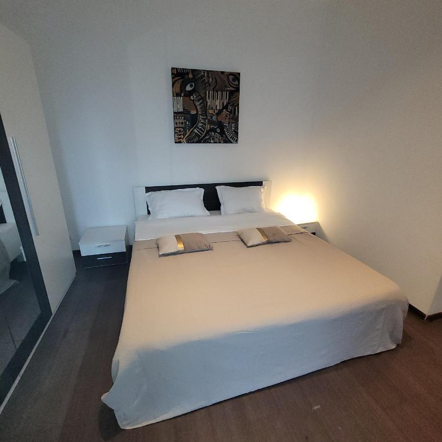 Anastasia Bratianu 28 A Self Check From 2 Pm Apartment