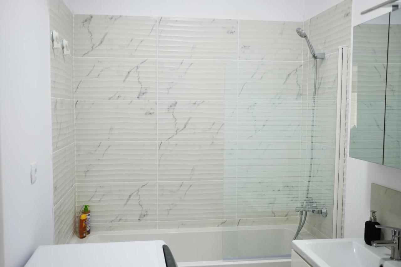 White Flat Bucureşti