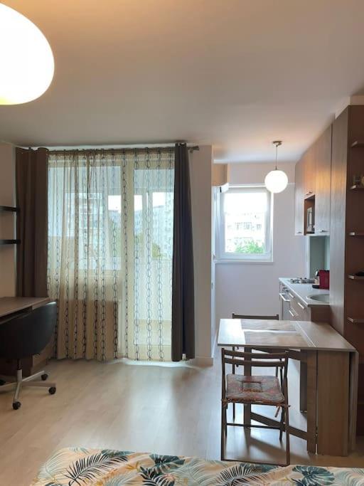 Studio Carol - Rond Baba Novac * Bucharest