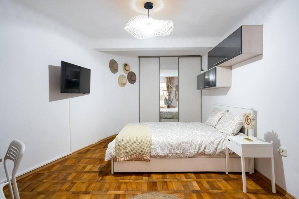 Velo Studio In City Center Apartment *
