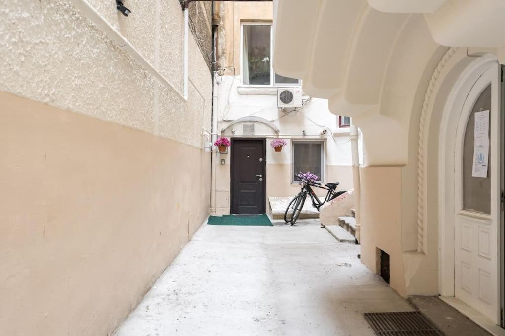 Velo Studio In City Center Apartment *