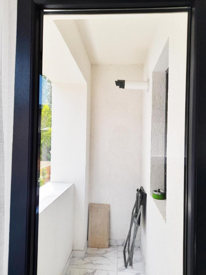 Apartament White Flat