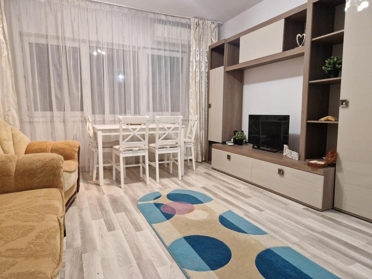 Apartment Center *