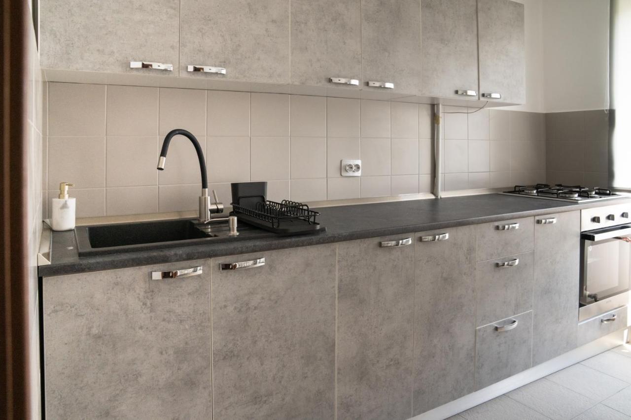Cozy Minimal Apartament Center. Bucureşti
