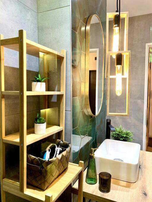 Apartament Heart Of The City - Modern Studio With Balcony