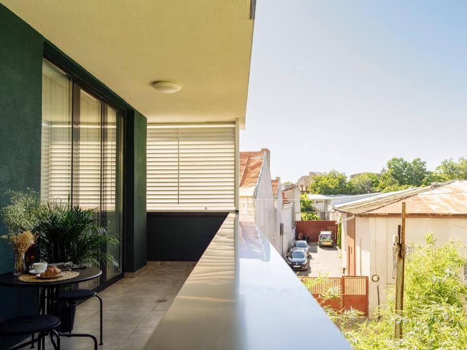 1 - New Building & Parking Apartment