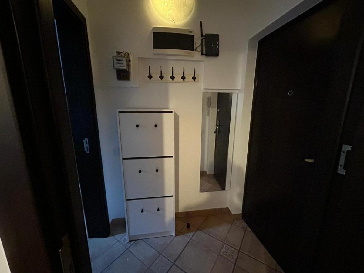 Romana Square Studio *