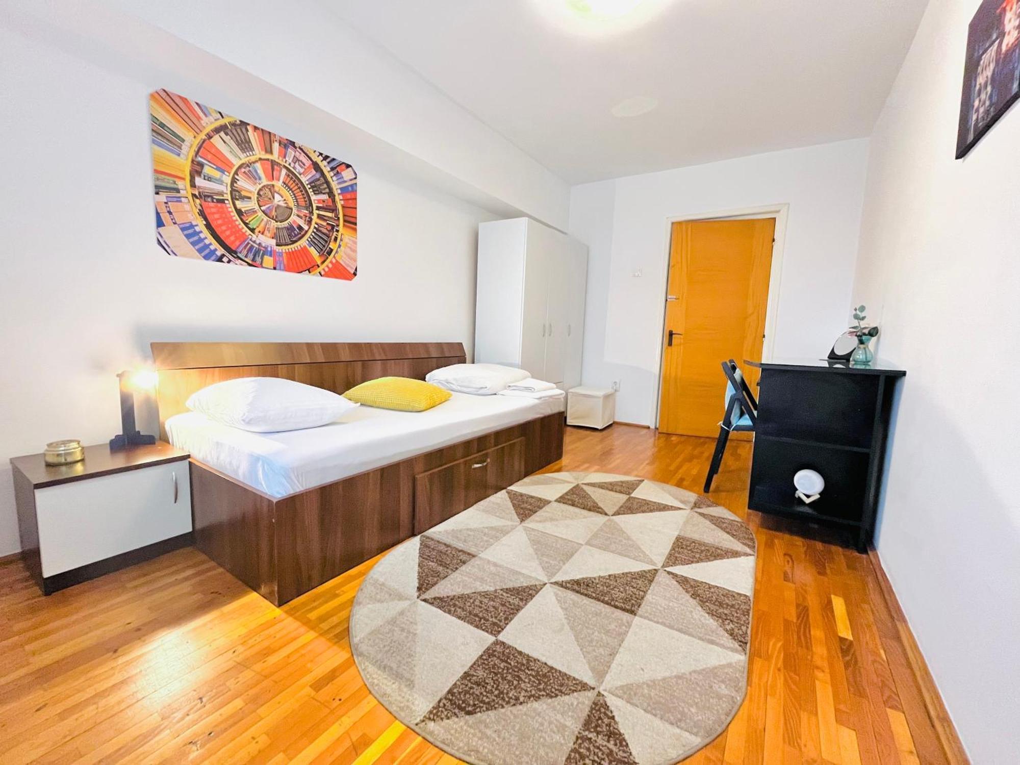Center Unirii Square Private With View - Shared Amenities *