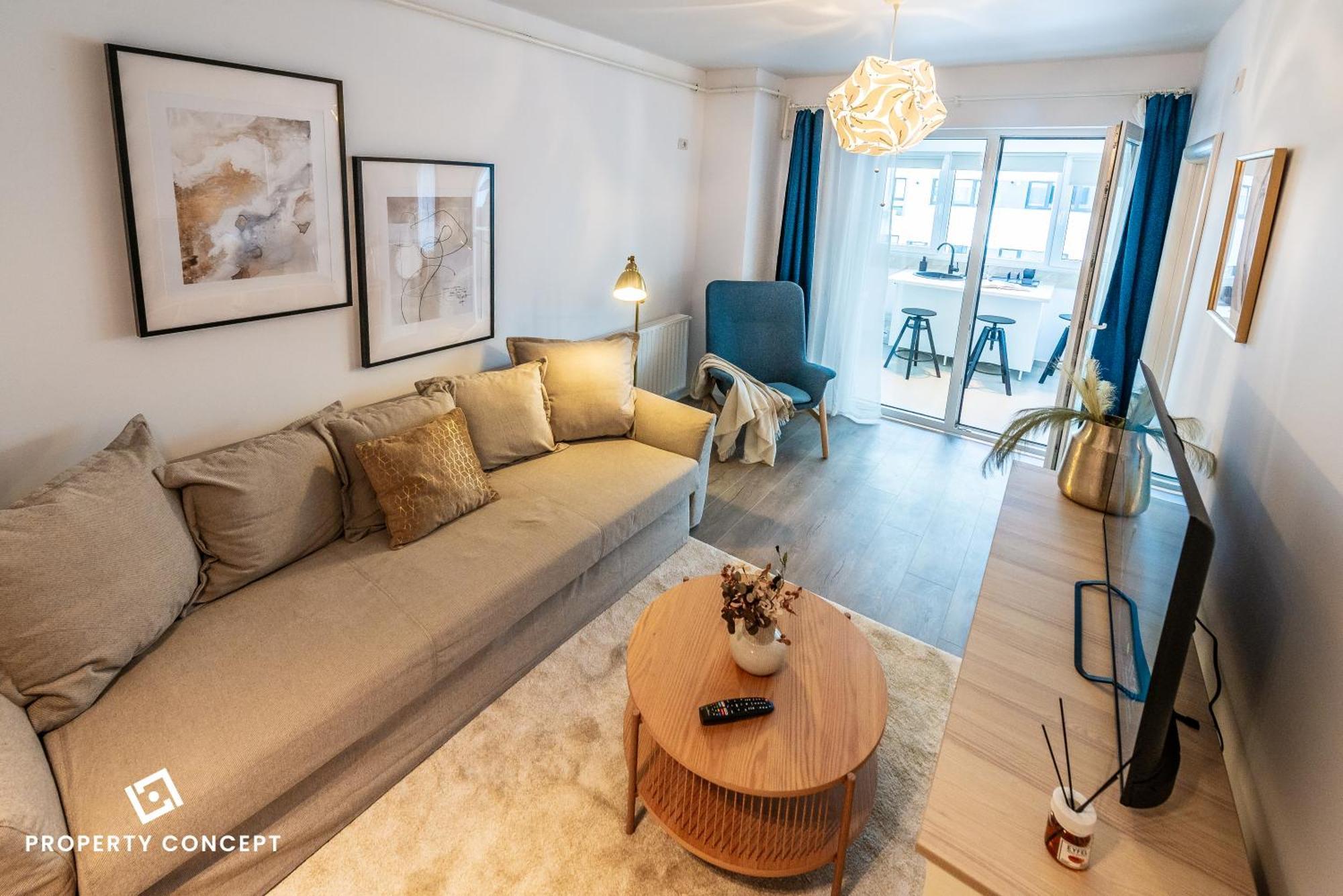 Apartment 811