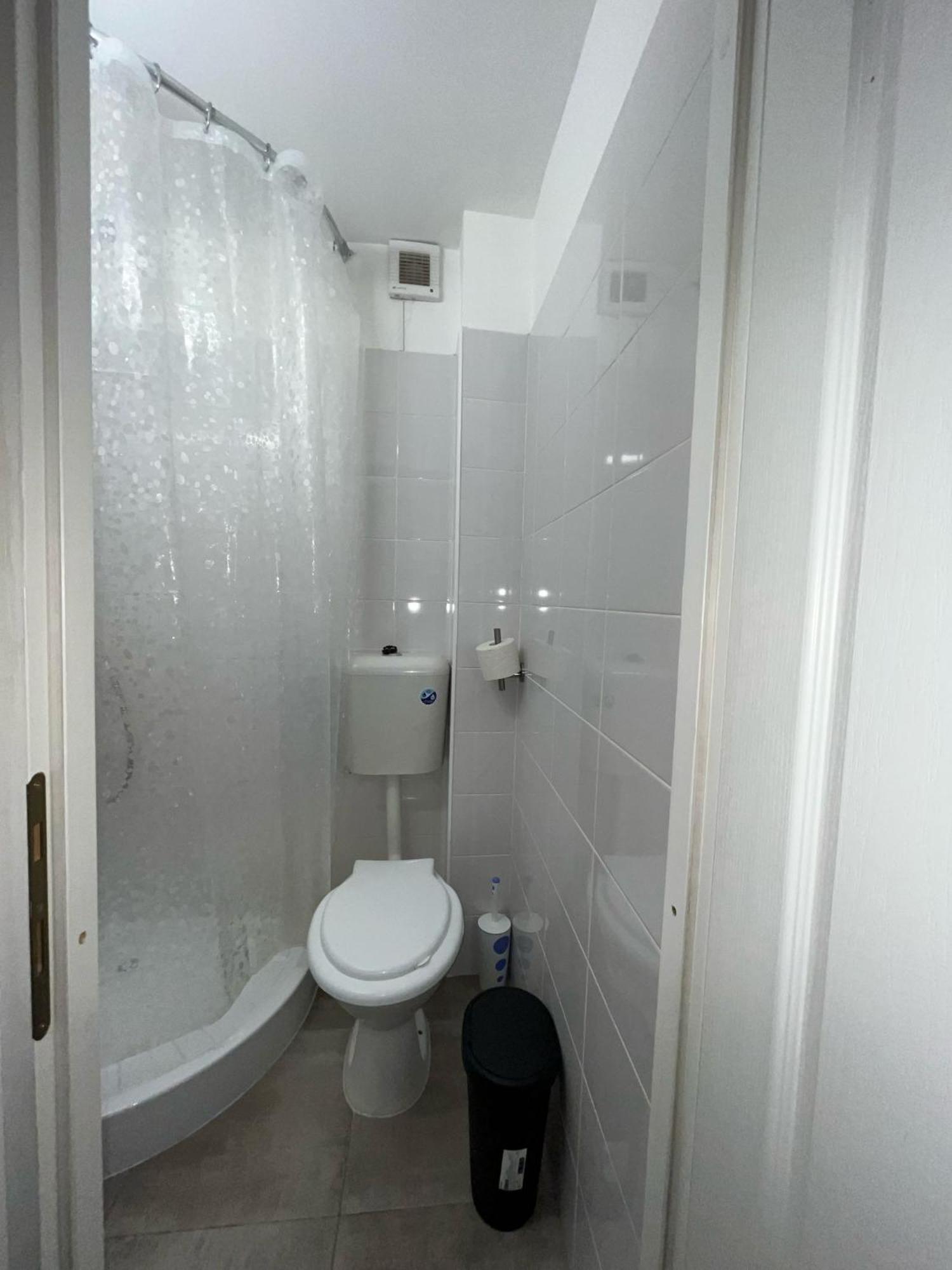 Small Studio Near The Metro Station Bucharest